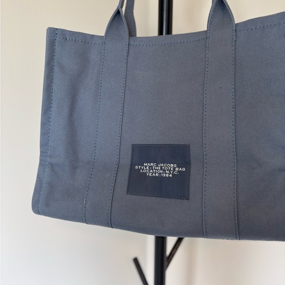 Marc Jacobs | Large Tote - Picture 9 of 11